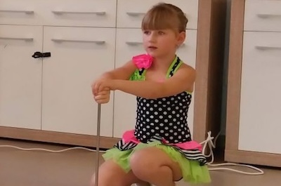 Novovesky - mažoretky a twirlerky