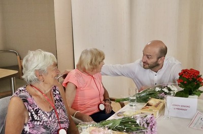 Soutěž - Kolotoč v domově ve Velkých Hamrech