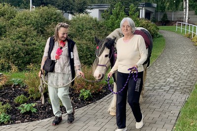 Návštěva terapeutického koně